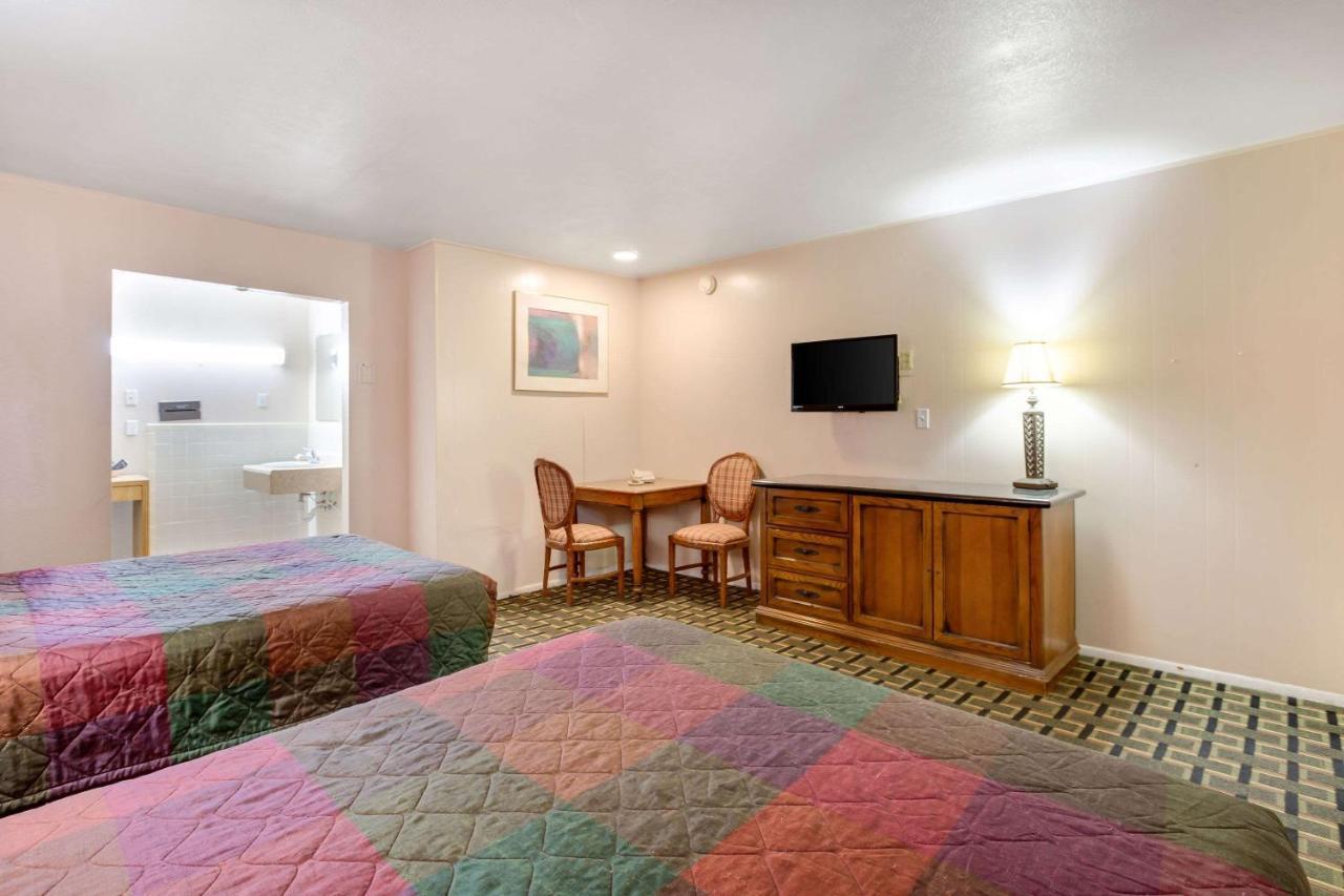 Rodeway Inn & Suites Raton Dış mekan fotoğraf