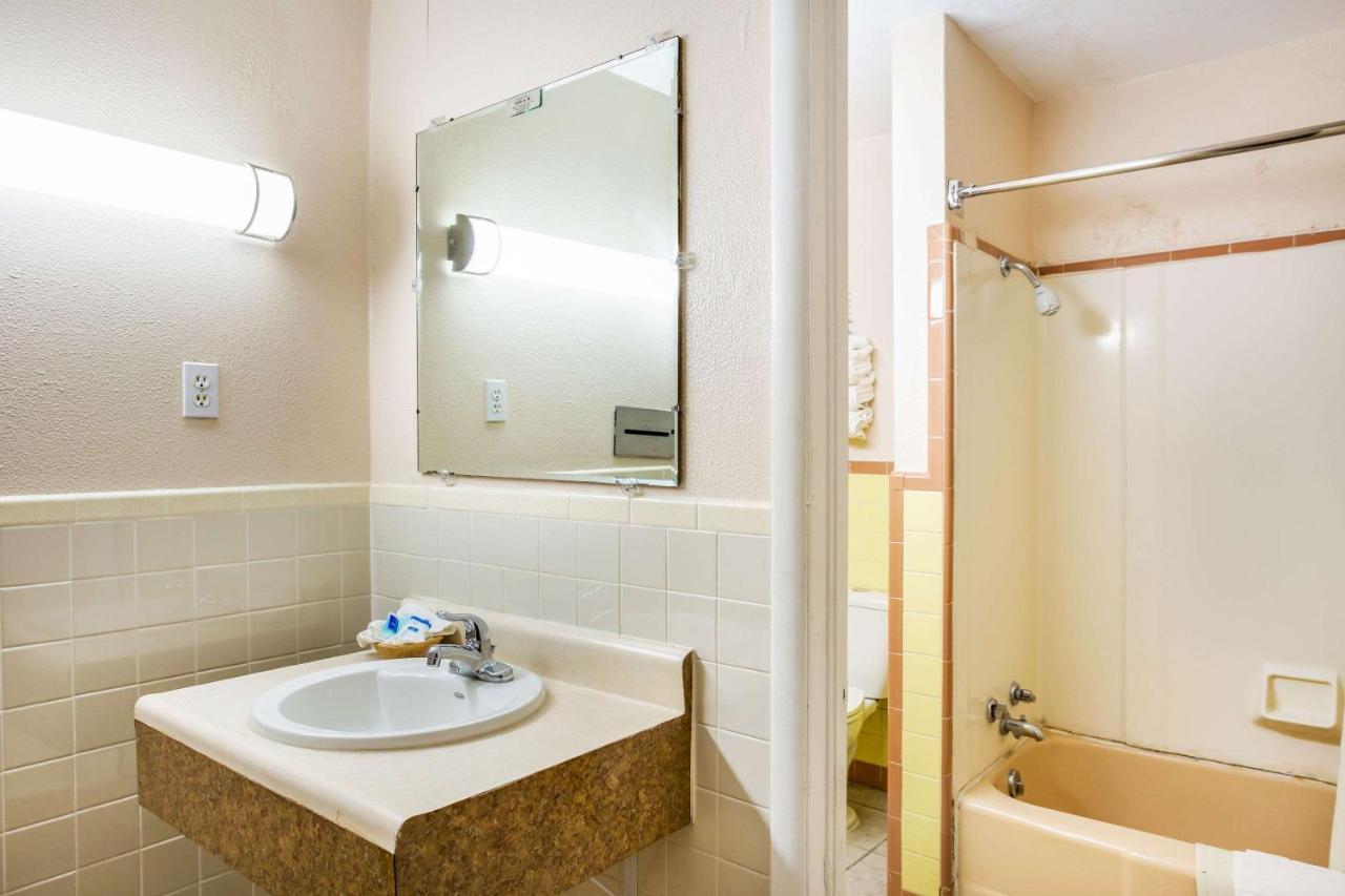 Rodeway Inn & Suites Raton Dış mekan fotoğraf
