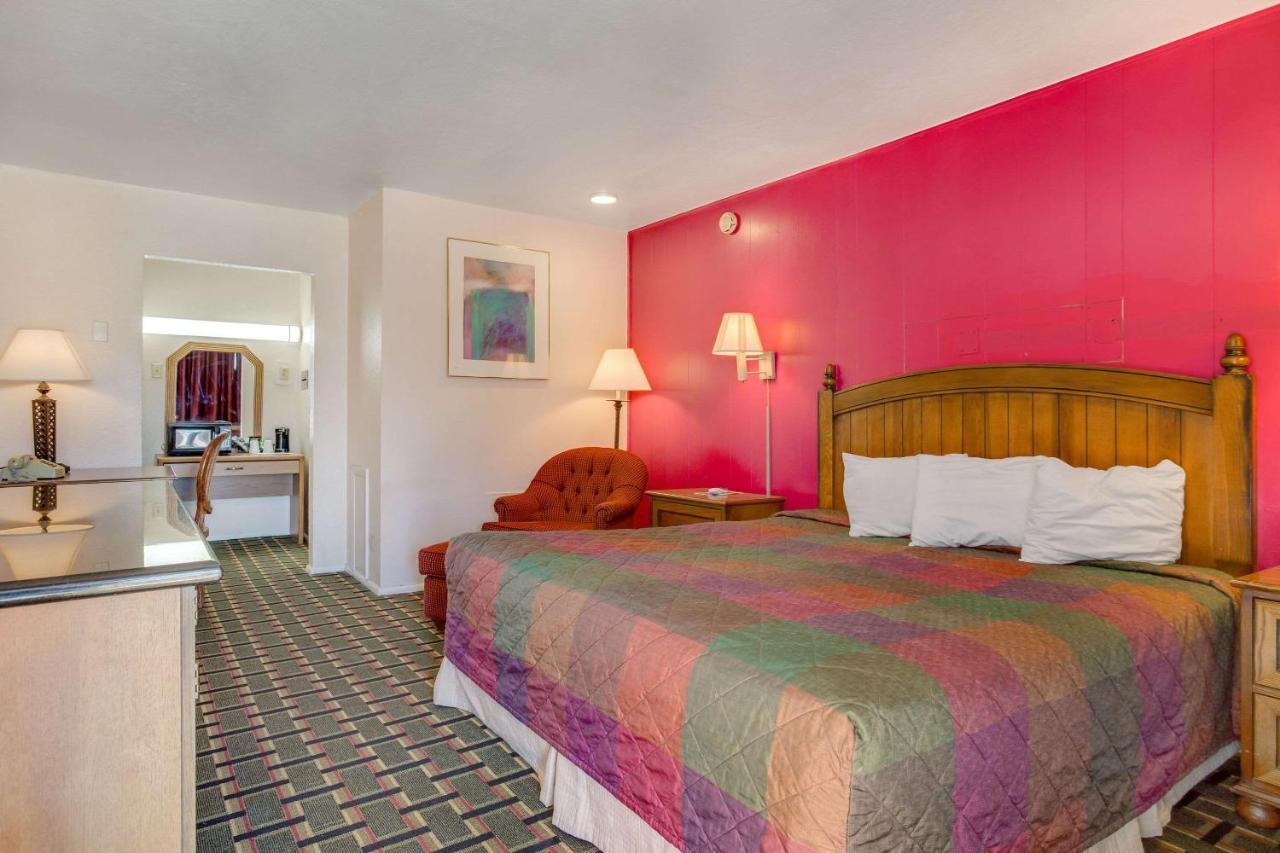 Rodeway Inn & Suites Raton Dış mekan fotoğraf