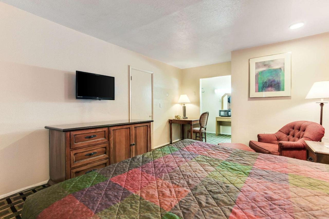 Rodeway Inn & Suites Raton Dış mekan fotoğraf